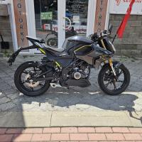 SRK 125 J, ABS, TCS, široká zadní guma 140/60R17, TFT displej