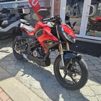SRK 125 J, ABS, TCS, široká zadní guma 140/60R17, TFT displej