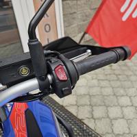 625X Adventure, TCS, vyhřívané rukojeti a sedlo, tlumiče KYB, TFT displej