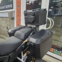 625X Adventure, TCS, vyhřívané rukojeti a sedlo, tlumiče KYB, TFT displej
