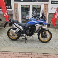 625X Adventure, TCS, vyhřívané rukojeti a sedlo, tlumiče KYB, TFT displej
