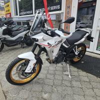 800X Pro, TCS, zrcadlení telefonu, nejlehčí ve své třídě
