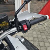 800X Pro, TCS, zrcadlení telefonu, nejlehčí ve své třídě