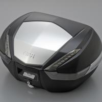 V 47NT TECH černý (Monokey) s čirými odrazkami a částečně hliníkovým víkem, objem 47 ltr.