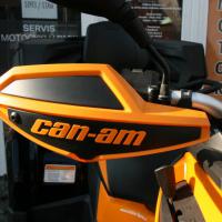 na čtyřkolku Can-Am Outlander, Renegade 
