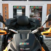 na čtyřkolku Can-Am Outlander, Renegade 